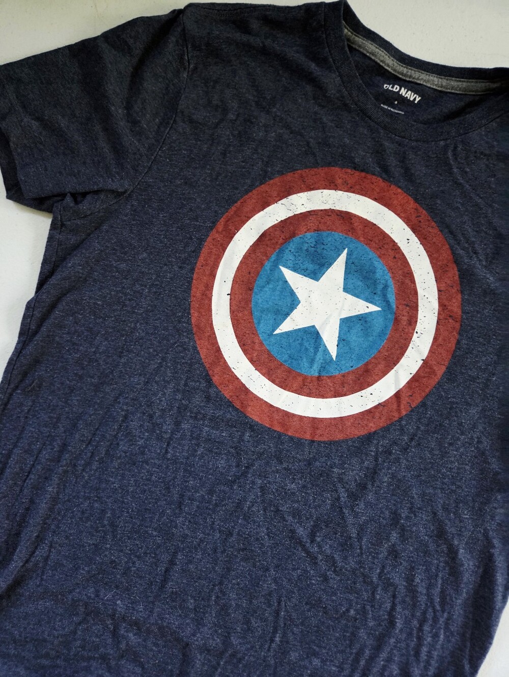 Old Navy Marvel Captain America Shield Graphic Tee Men's Small GUC